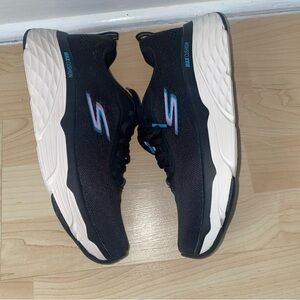 Skechers GR Max Cushioning Elite Destination Point Running Shoe Size 8